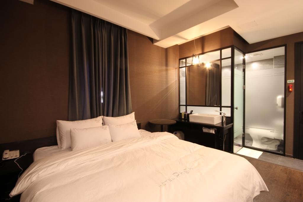 Hotel 38.5 Jinhae Changwon Exteriör bild