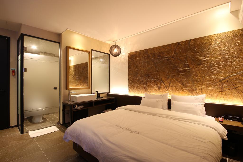 Hotel 38.5 Jinhae Changwon Exteriör bild