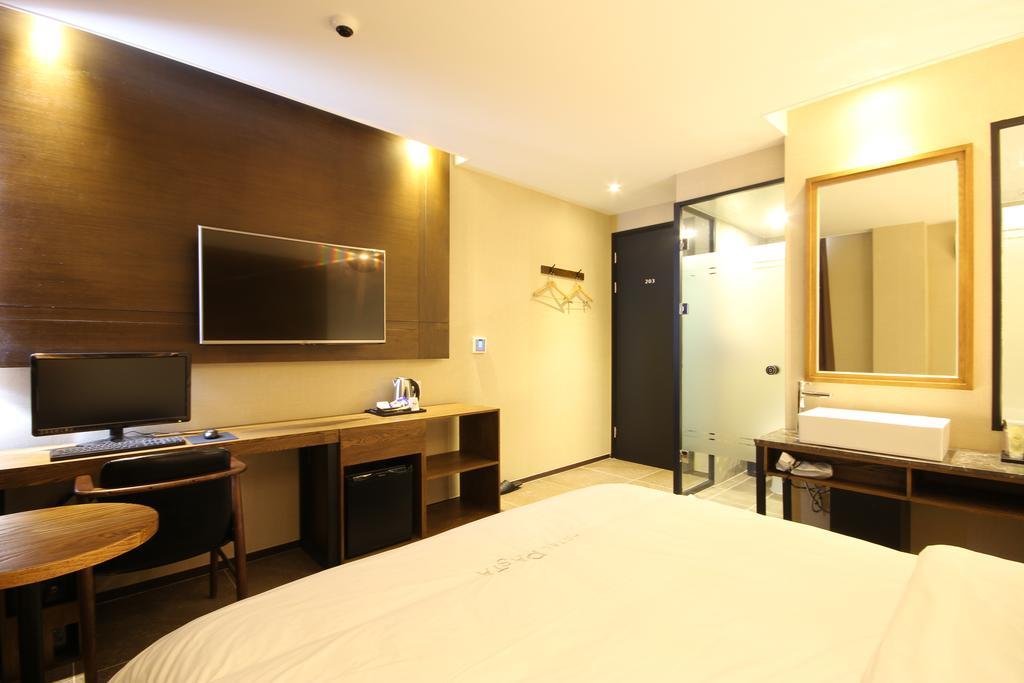Hotel 38.5 Jinhae Changwon Exteriör bild