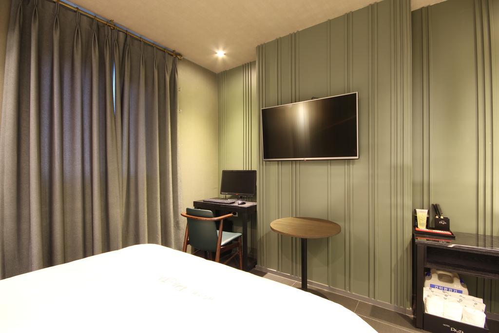 Hotel 38.5 Jinhae Changwon Exteriör bild