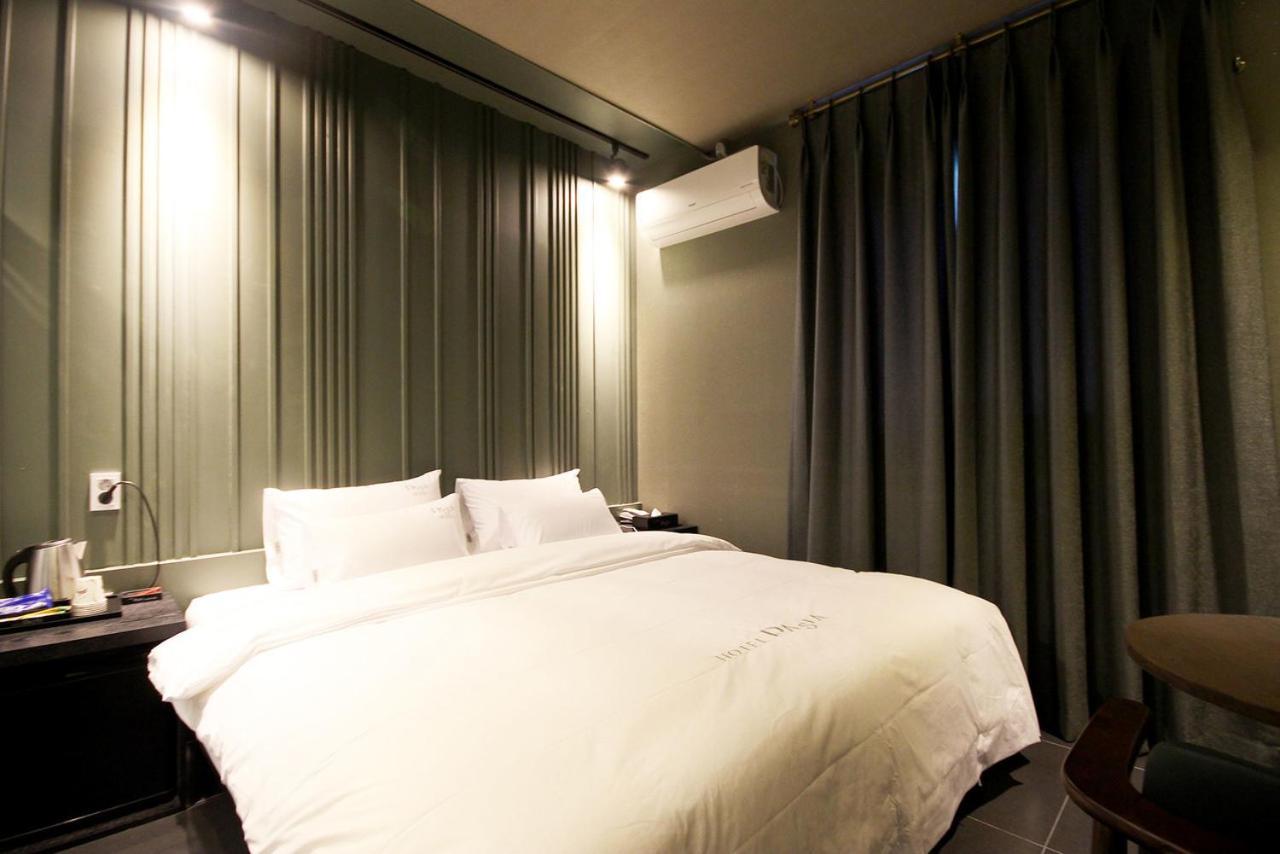 Hotel 38.5 Jinhae Changwon Exteriör bild