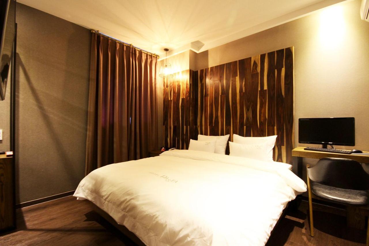 Hotel 38.5 Jinhae Changwon Exteriör bild